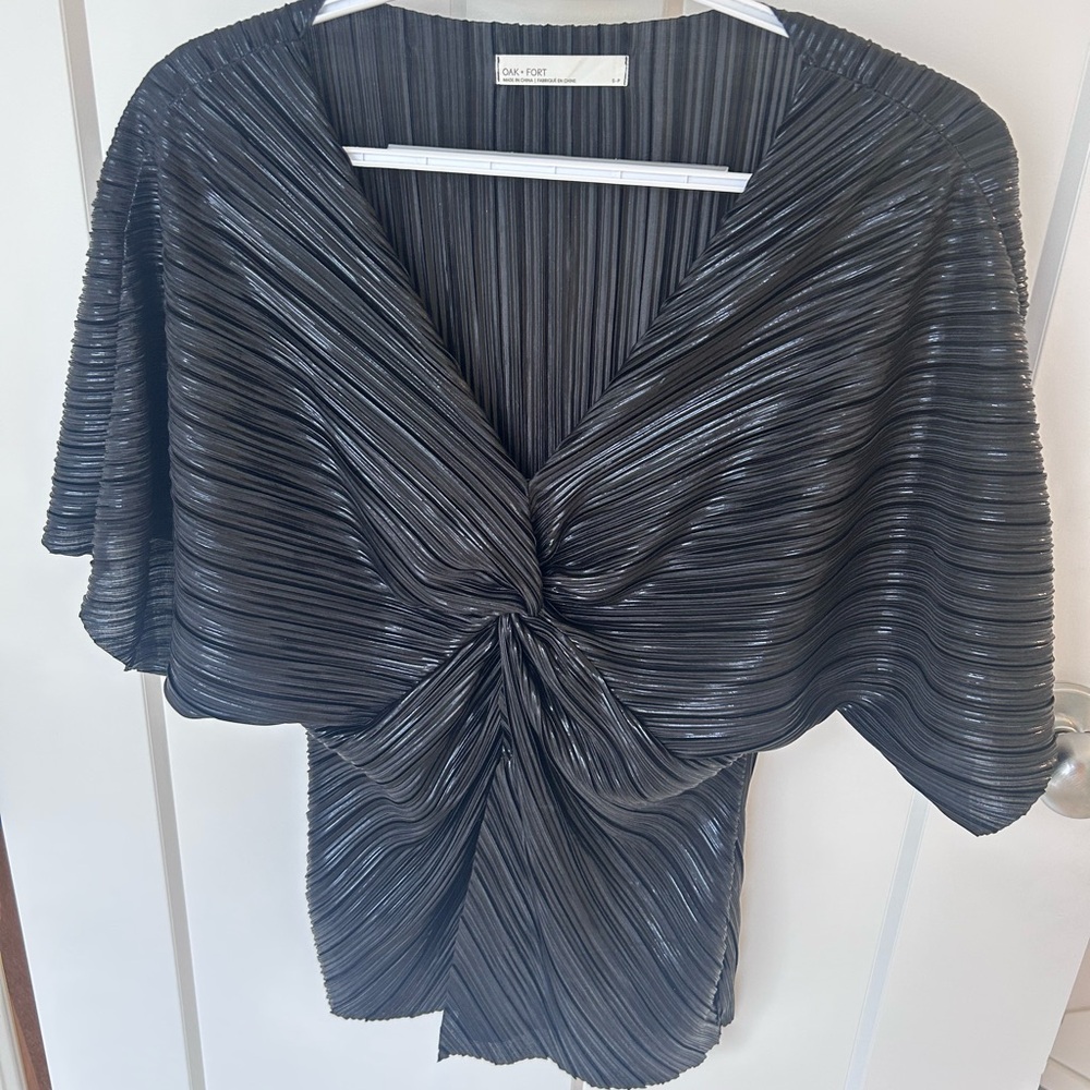 OAK + FORT Black Textured Twist Blouse, EUC, worn once for Xmas party